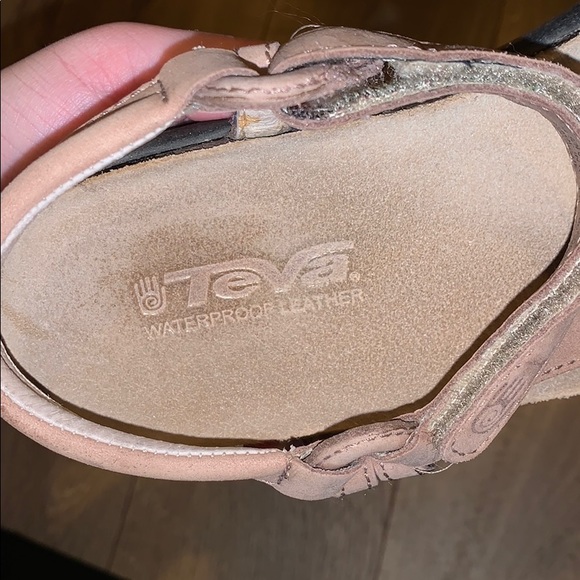 Waterproof Leather Teva Sandals - Picture 3 of 4